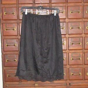 Large Black Half-Slip Lace BODY LITES